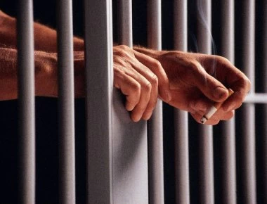 Γνωστός τραγουδιστής αποκαλύπτει: «Κάνω κοινωφελή εργασία για να γλιτώσω 35 χρόνια φυλακή»